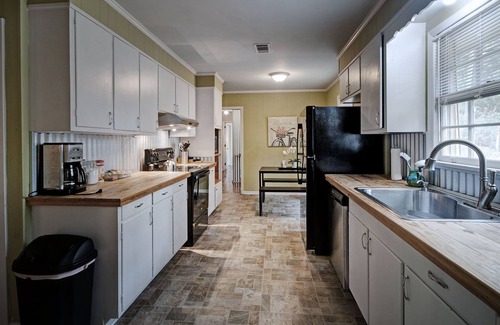 Jackson House | Four Bedroom House Retreat in the Heart of Jackson