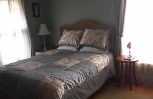 Girard Bed & Breakfast | Four Creeks Bed & Breakfast