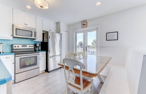 Crescent Beach Cottage | Four Palms