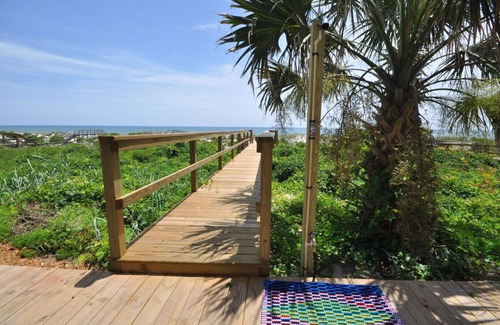 Crescent Beach Cottage | Four Palms