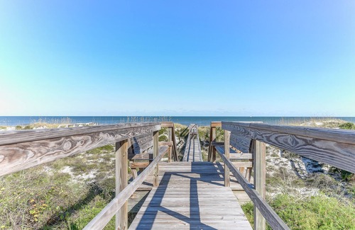 Crescent Beach Cottage | Four Palms