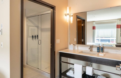 Nisku Hotel | Four Points by Sheraton Edmonton International Airport