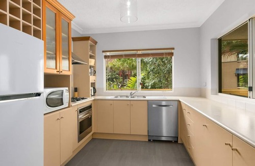 Cairns North Apartment | Four Pool Retreat Spectacular Resort Style Living