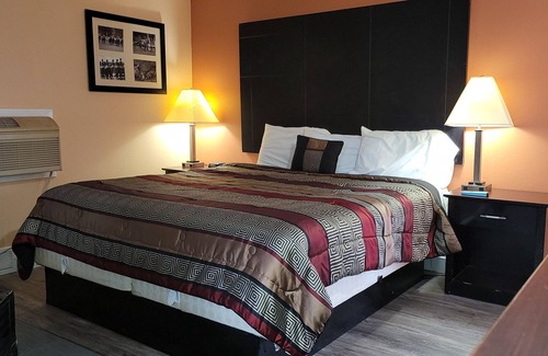 Castleton-on-Hudson Hotel | Four Season Motel