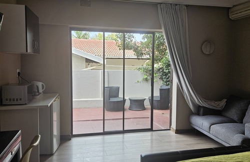 Greater Johannesburg Metropolitan Area House | Four Seasons Lehae Guest House