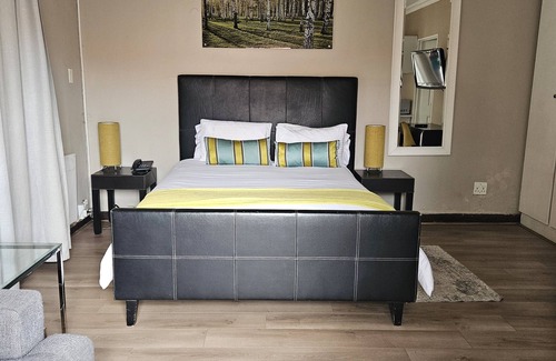 Greater Johannesburg Metropolitan Area House | Four Seasons Lehae Guest House