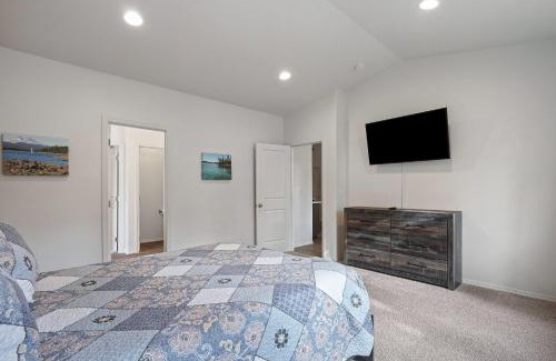 Oregon Water Wonderland House | Four Seasons Retreat