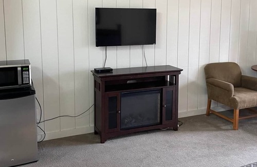 Red Feather Lakes Apartment | Fox Acres Double Queen Standard A