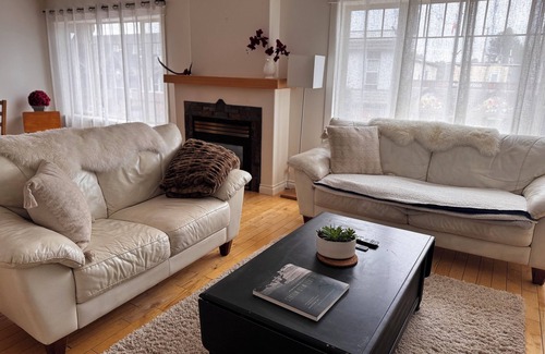 Smithers Apartment | Fox & Fern 2 BR 2 BA Main St. Gem