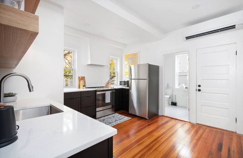 Fox Point Apartment | Fox Point- Near Brown, RISD, College Hilln