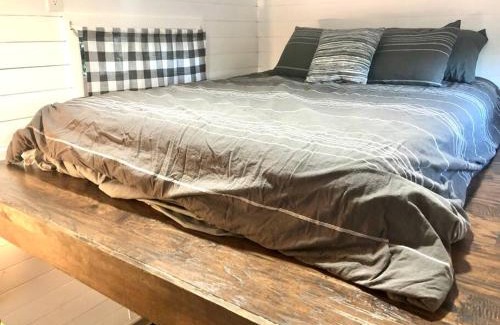 Austin House | Fox Tiny Home - The Cabins at Rim Rock