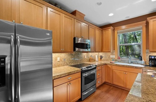 Welches Villa | Fox’s Den: A Luxurious Mountain Retreat in Scenic Mt. Hood Village