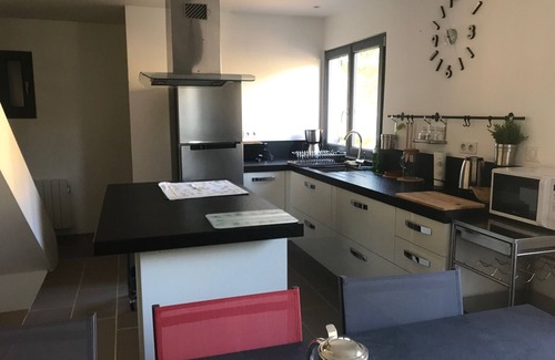 Besse-et-Saint-Anastaise Ski Chalet | Renovated Chalet for 10 Guests with Parking near Super Besse