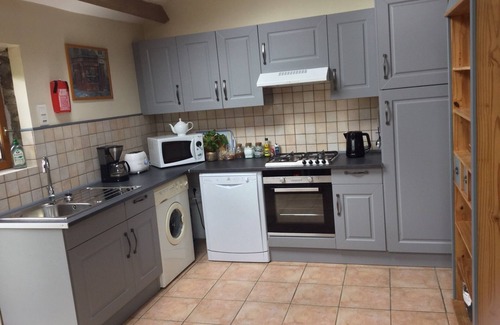 Dolo House | Detached Barn Conversion with heated pool and Jacuzzi with free wifi