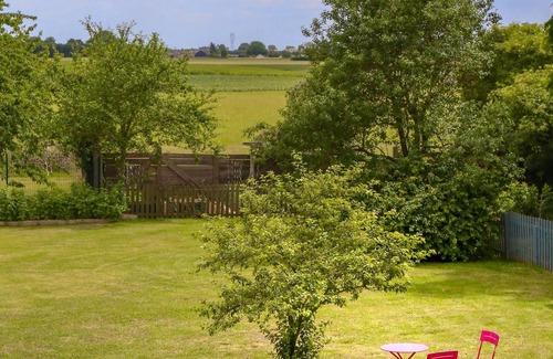 La Chapelle-Saint-Martin-en-Plaine House | Homerez - House for 4 ppl. with garden at La Chapelle-Saint-Martin-en-Plaine