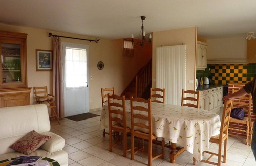 La Chapelle-Saint-Martin-en-Plaine Cottage | Family Retreat with Private Pool, Near Loire Castles