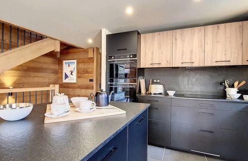 Le Bettaix Ski Chalet | Luxury chalet with sauna and jacuzzi, 200m from the slopes