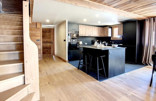 Le Bettaix Ski Chalet | Luxury chalet with sauna and jacuzzi, 200m from the slopes