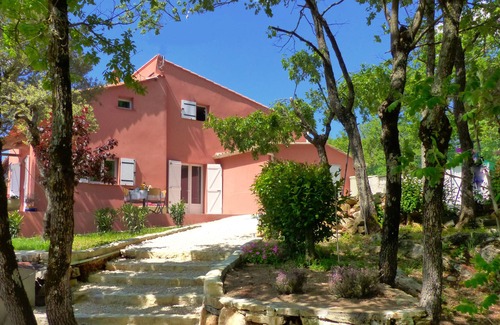 Saint-Maximin-la-Sainte-Baume Villa | Gite Margot - Private villa with swimming pool surrounded by nature 4 km from Saint-Maximim