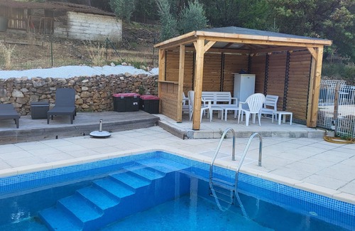 Saint-Sebastien-d'Aigrefeuille House | Mirabeau, house 6p large terrace, garden and pool