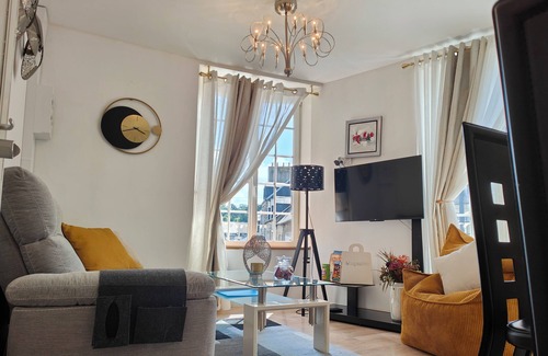 Villedieu-les-Poeles Apartment | L'Écrin 1-bedroom apartment