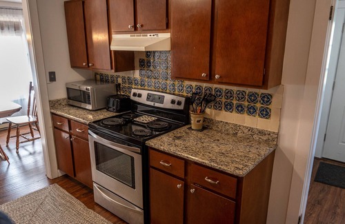 Franconia Apartment | Franconia Fab: 2BR 1BA Ski Retreat nr Cannon Mtn-Kid & Fido Friendly!