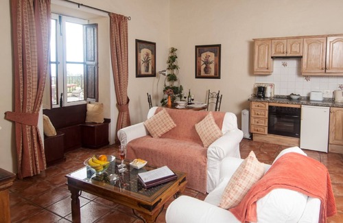 El Rincon Cottage | Frangipani Cottage - Boutique self-catering cottage with saltwater heated pool