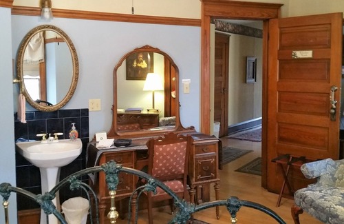 Appleton Bed & Breakfast | Franklin Street Inn B&B