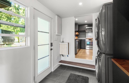 Hatzic House | fraser river retreat.