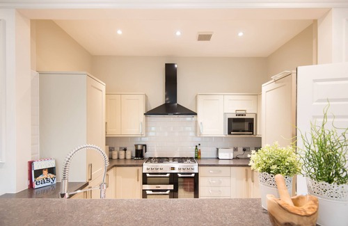 New Town Cottage | Frederick Street Apartment - sleeps 11 guests in 5 bedrooms