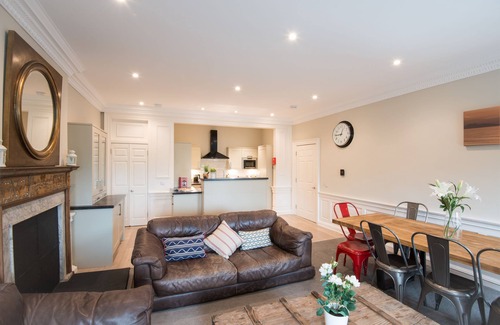 New Town Cottage | Frederick Street Apartment - sleeps 11 guests in 5 bedrooms