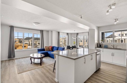 Airdrie House | Free Banff Access » AC » Garage » Family Friendly