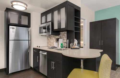 South Lake Union Apartment | Free Breakfast + 24 Hour Business Center | Studio Close to Lake Union