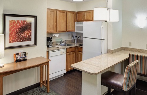 Tougaloo Condo | Free Breakfast. Outdoor Pool. Near IBM, Nissan, and Northpark Mall.