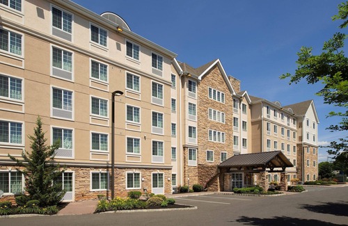 North Brunswick Condo | Free Breakfast. Pool & Hot Tub. Close to Rutgers University!