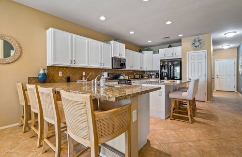 Surprise Farms House | Free Heated Pool, Hot Tub, Built in Grill.