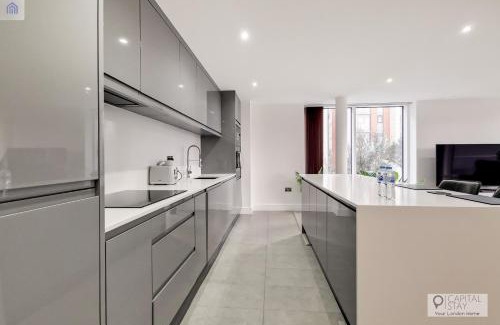 Docklands Apartment | FREE PARKING - Stylish Three Bedroom Apartment by London ExCeL
