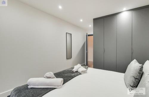 Docklands Apartment | FREE PARKING - Stylish Three Bedroom Apartment by London ExCeL