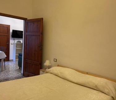 Suvereto Apartment | Free Parking - Tosca Apartment - Ampio Appartamento nel Borgo Medioevale di Suvereto