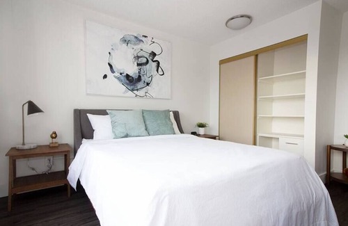 Downtown Winnipeg Apartment | Free Parking & Wi-Fi! Downtown Studio Suite