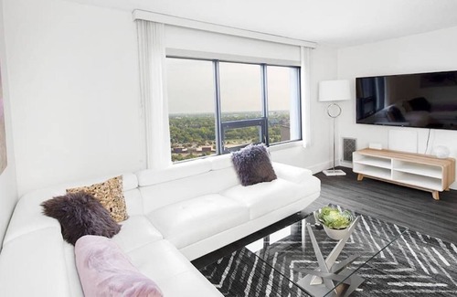 Downtown Winnipeg Apartment | Free Parking|WiFi|Insuite Laundry|1 bedroom suite