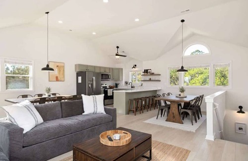 Whalehead Beach House | FREE Pool Heat, Hot Tub, and 6-Min Walk to Beach