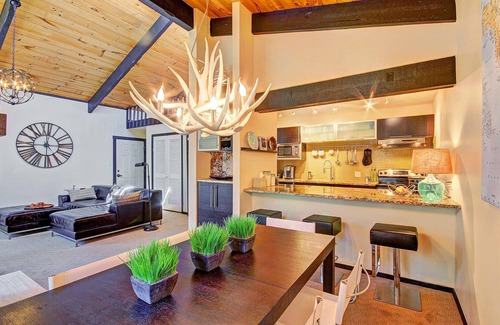 Peak 9 Condo | Free SkyCard Act - Top-Floor, Pool/Hot Tubs - Tannenbaum By The River