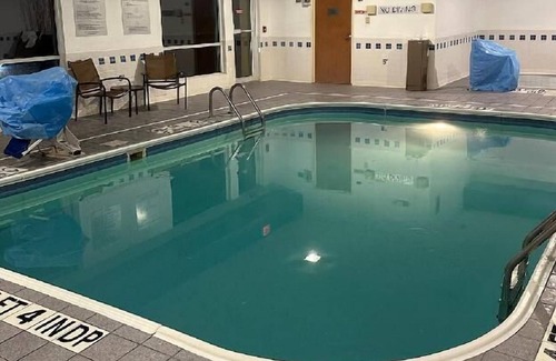 Springfield Hotel | Freedom Inn & Suites