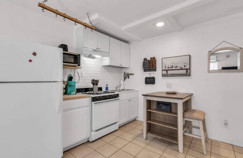 Rincon Heights Apartment | Fremont Fiesta | Near 4th Ave & Centennial Hall
