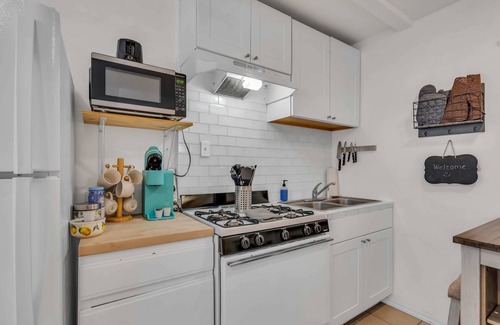 Rincon Heights Apartment | Fremont Fiesta | Near 4th Ave & Centennial Hall