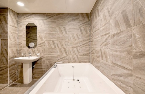 Jinhae Hotel | French Code Hotel