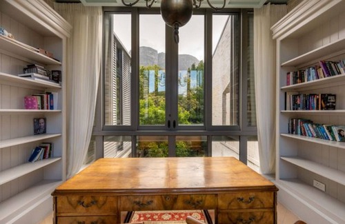 Cape Town City Centre Villa | French Elegance in Bishopscourt