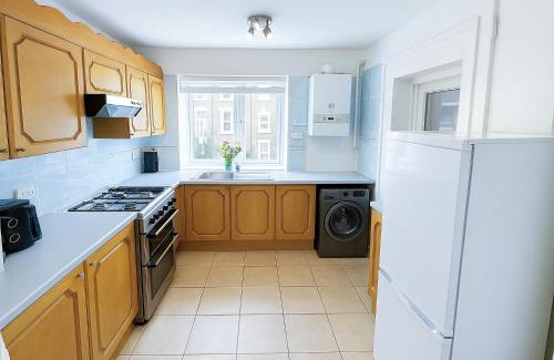 Stroud Green Apartment | Fresh 2-Bed Flat - 10 min Finsbury Park Tube