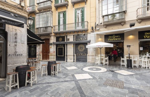 Centro Apartment | Fresh Velazquez Apartment B